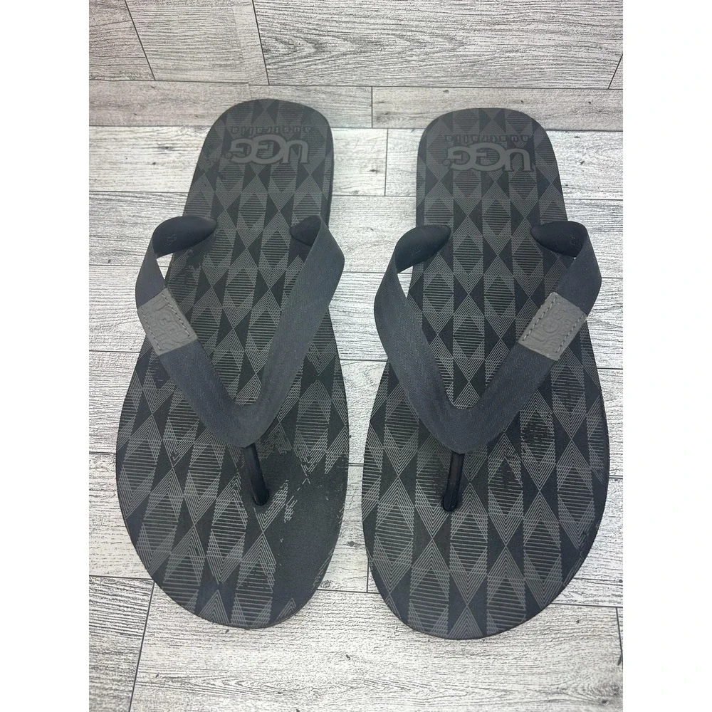 UGG Australia Shoes‎ Mens Size 11 Black Flip Flops Sandals Slip On Beach Summer